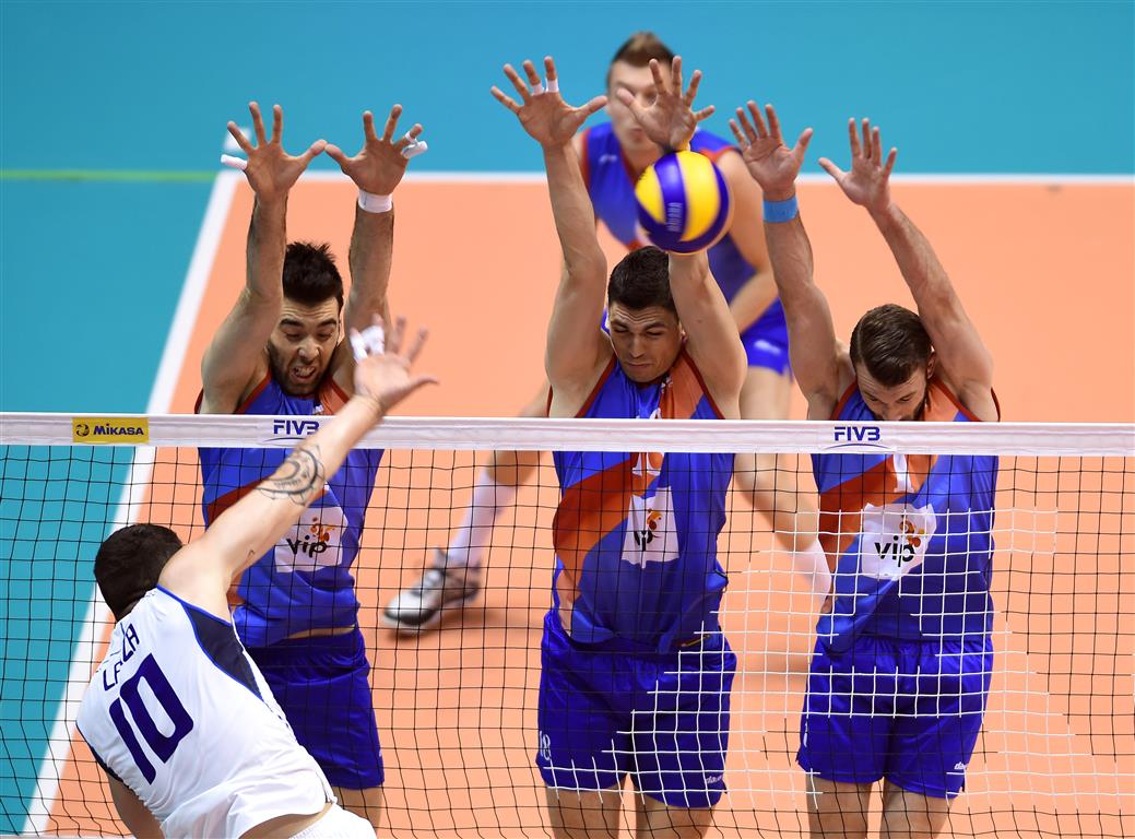 Italy's Filippo Lanza attacks Serbian triple block